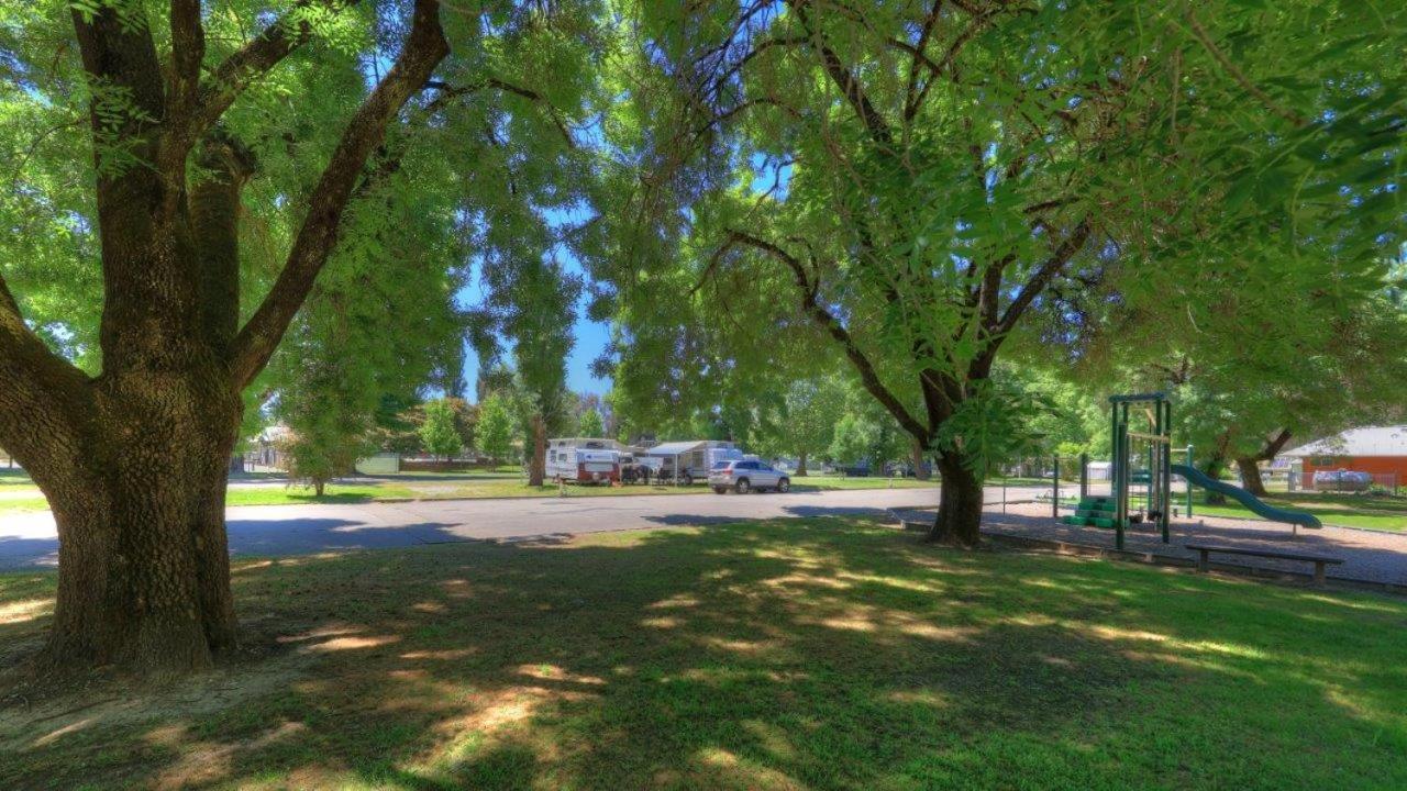 Myrtleford Holiday Park Buitenkant foto